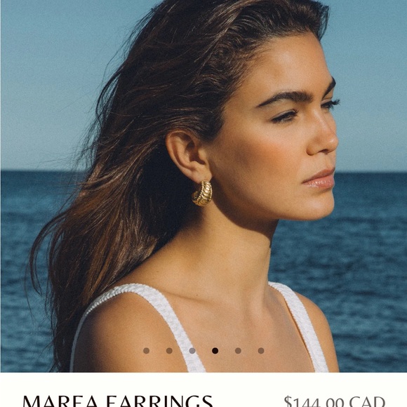 Gold Oversized Agapé Marea Earrings - Picture 5 of 5